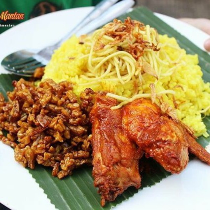 Nasi Kuning Ayam