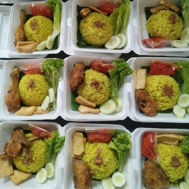 Nasi Kuning Ayam