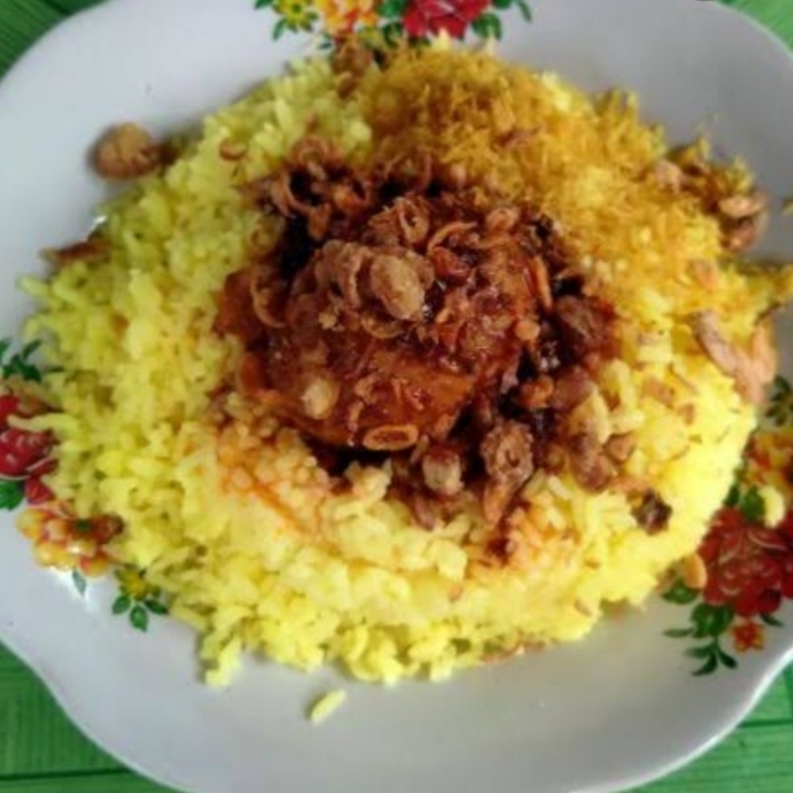 Nasi Kuning Ayam Kampung