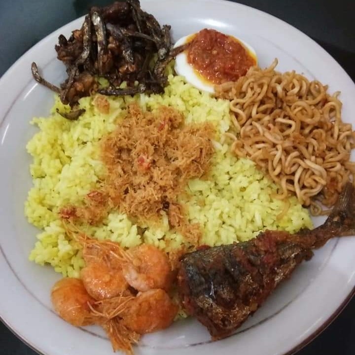 Nasi Kuning Bagadang