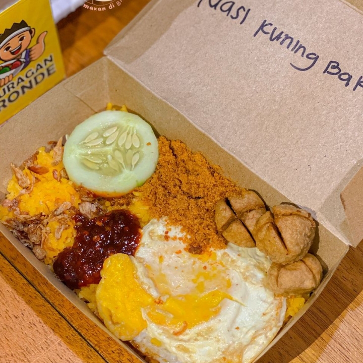 Nasi Kuning Bakso Goreng 