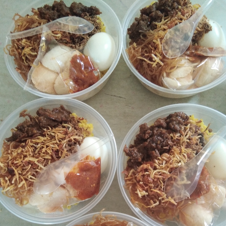 Nasi Kuning Daging