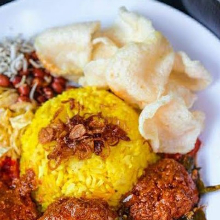 Nasi Kuning Daging