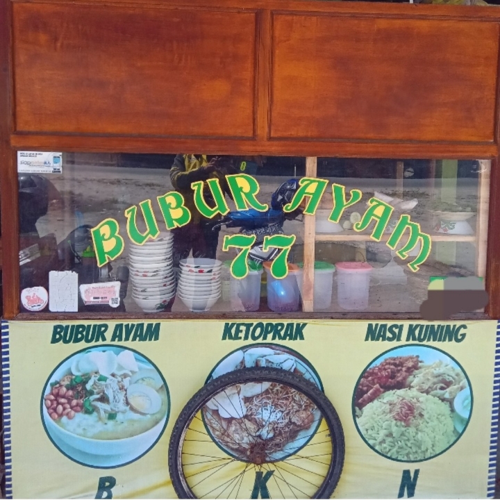 Nasi Kuning Dan Telor