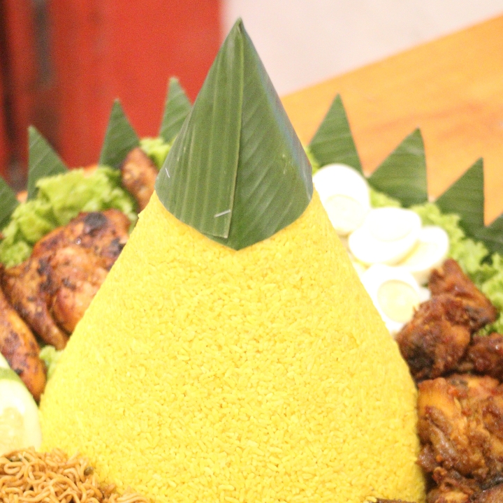 Nasi Kuning Ikan Potong