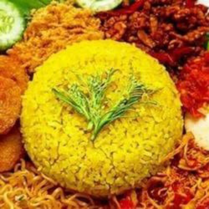 Nasi Kuning Ikan Suir