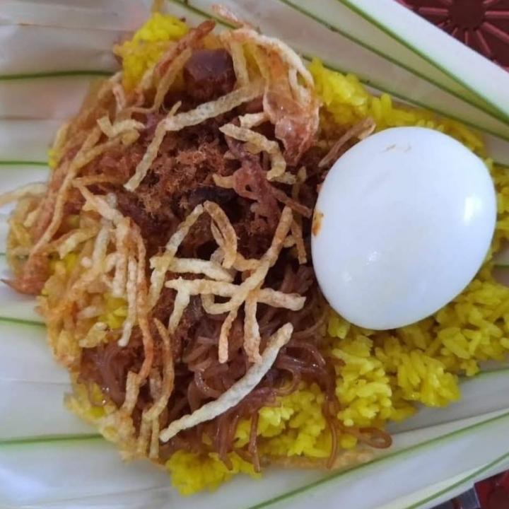 Nasi Kuning Ikan Telur