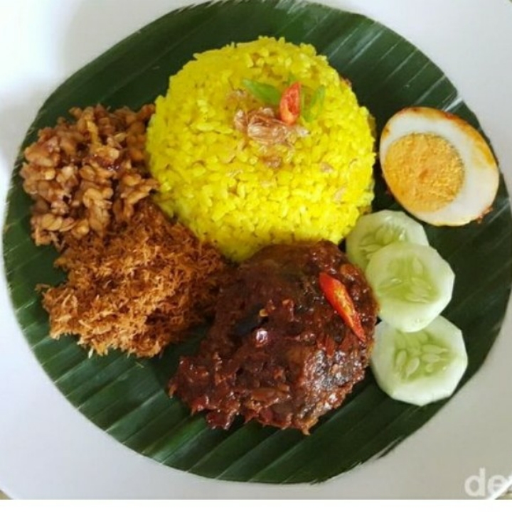 Nasi Kuning Ikan Tuna