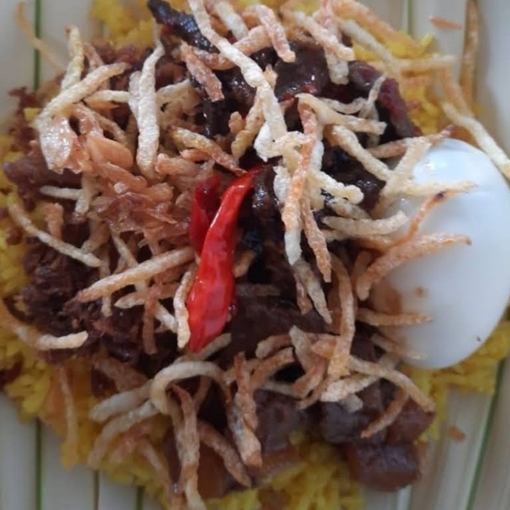 Nasi Kuning Komplite