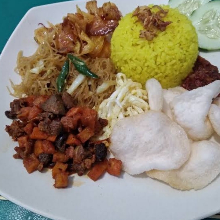 Nasi Kuning Sambal Gr Hati