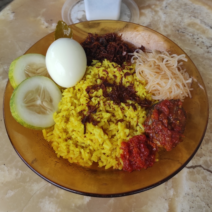Nasi Kuning Sambel Goreng Ubi-telur