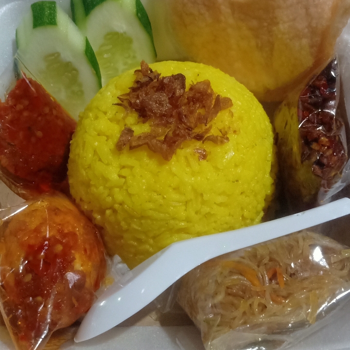 Nasi Kuning Telor