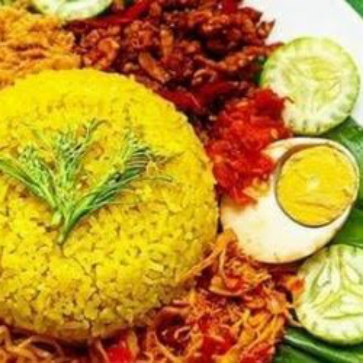 Nasi Kuning Telur 