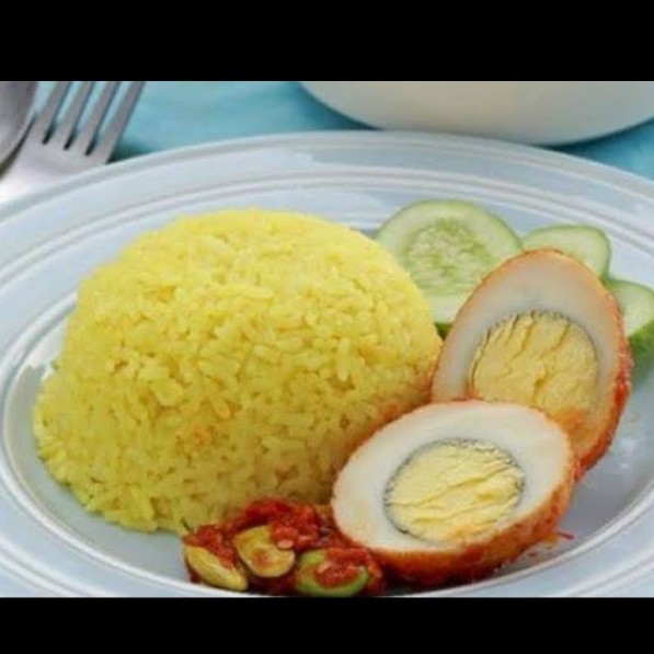 Nasi Kuning Telur Ayam
