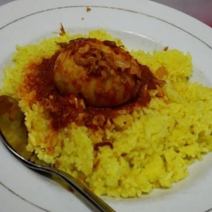 Nasi Kuning Telur Itik