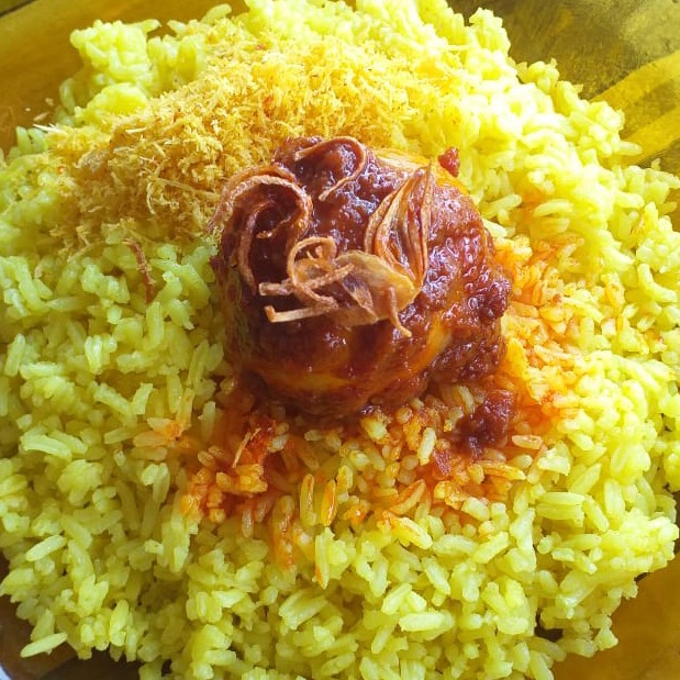 Nasi Kuning Telur Masak Habang