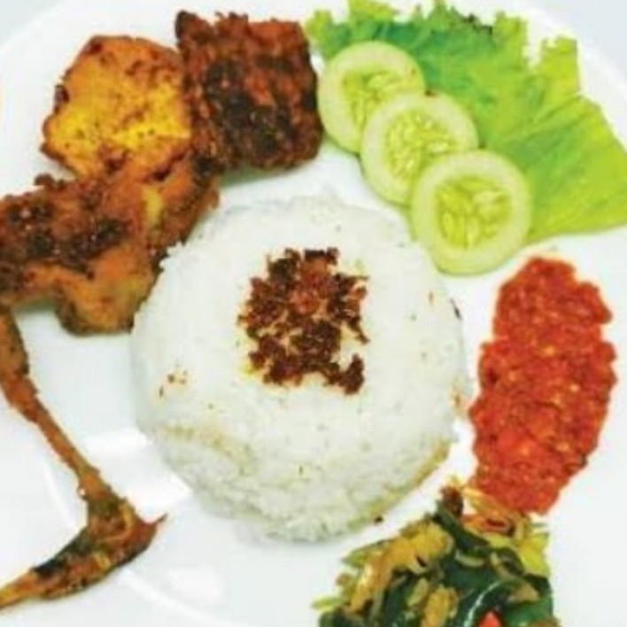 Nasi Lalapan  Ayam Kampung