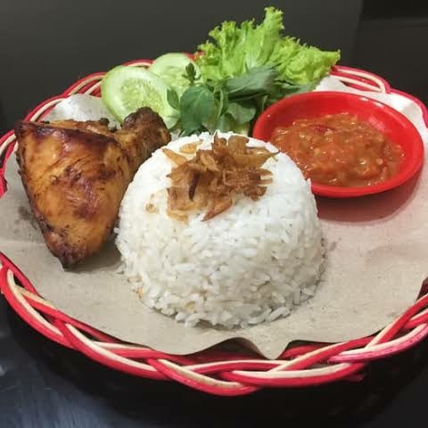 Nasi Lalapan Ayam