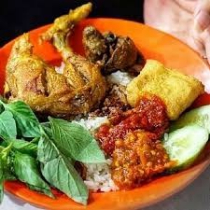 Nasi Lalapan Ayam Kampung