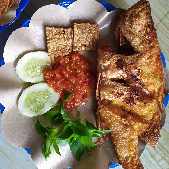 Nasi Lalapan Ikan Bakar