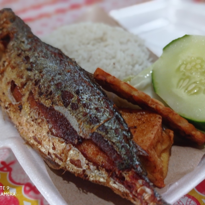 Nasi Lalapan Ikan Oci