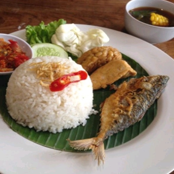Nasi Lalapan Peda Goreng
