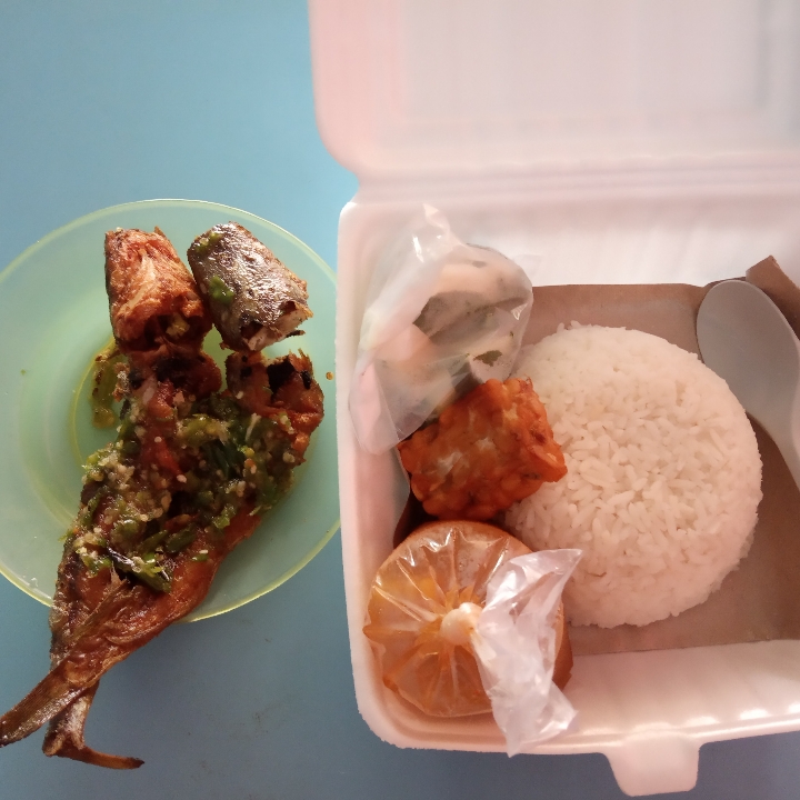 Nasi Lele Sambal Koret