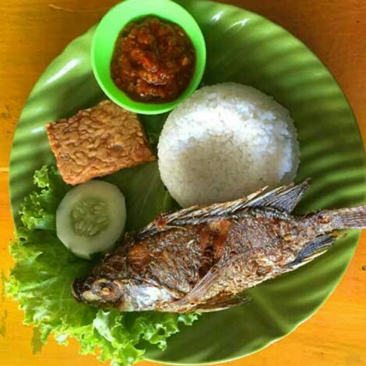 Nasi Mujair Goreng SAMBEL LALAPAN