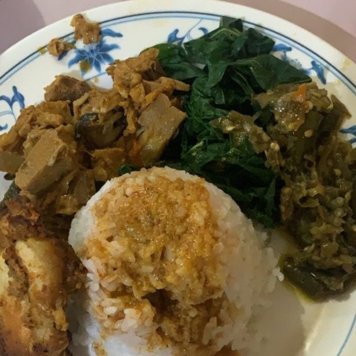 Nasi Paket  Ayam Hemat 13000