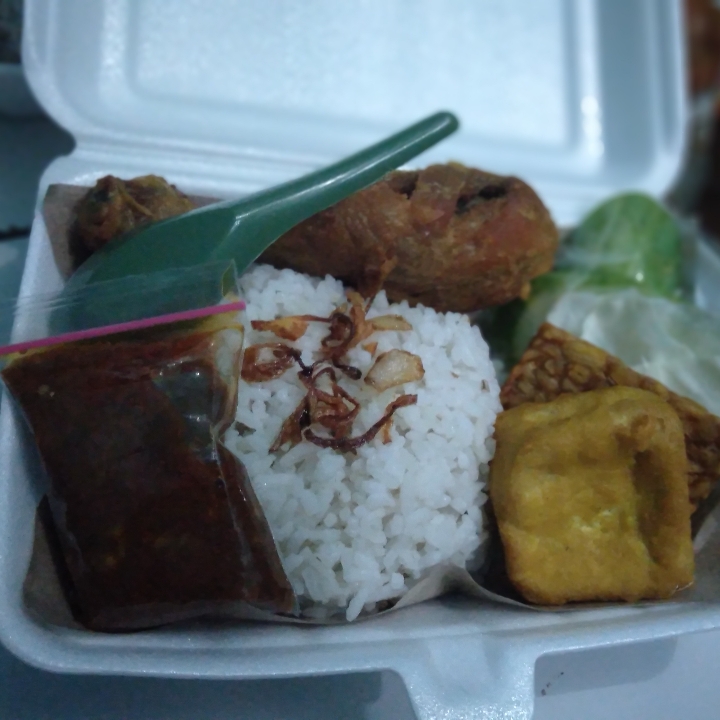 Nasi Paket Hemat