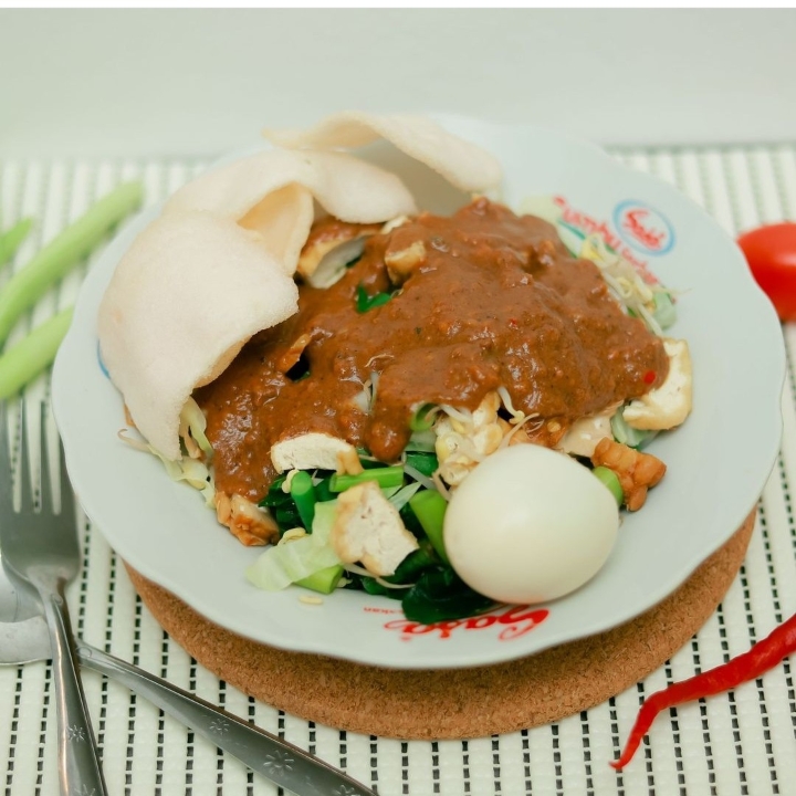 Nasi Pecel Dan Telur