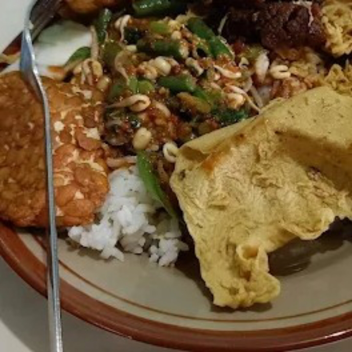Nasi Pecel Tumpang Lauk Ayam