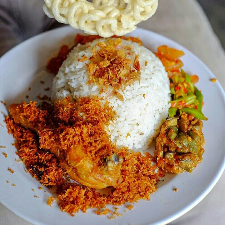 Nasi Pedas Sakral Ayam