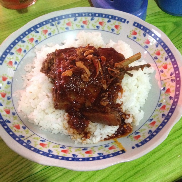 Nasi Putih Lauk Ayam