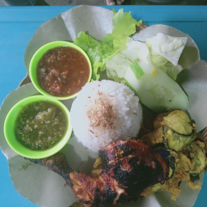 Nasi Putih Ayam Bakar