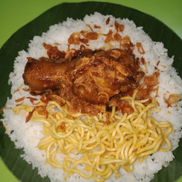 Nasi Putih Ayam Masak Habang