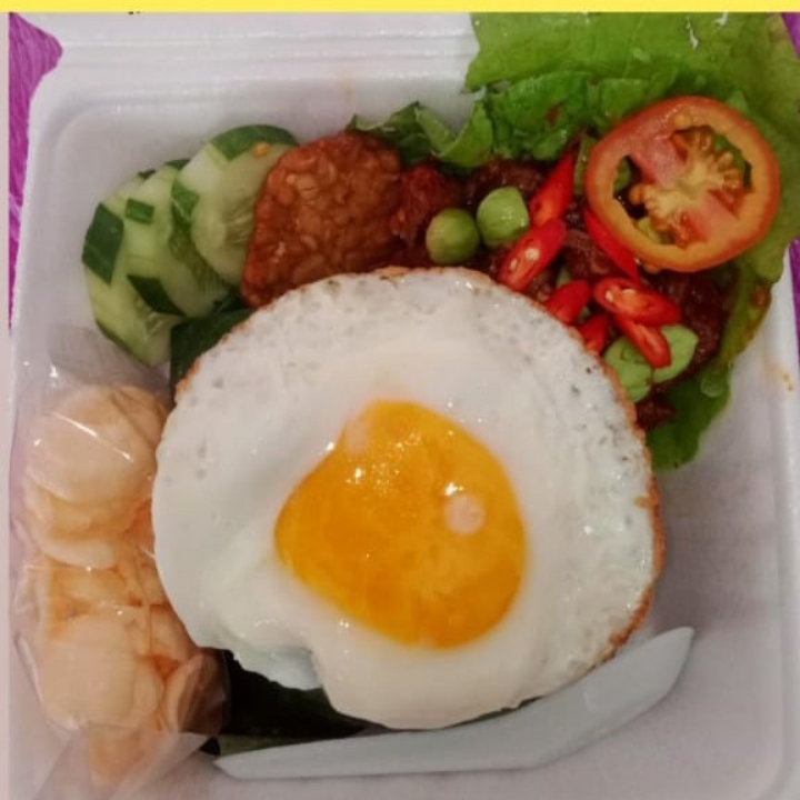 Nasi Putih Komplit Ati Ampela Plus Telur