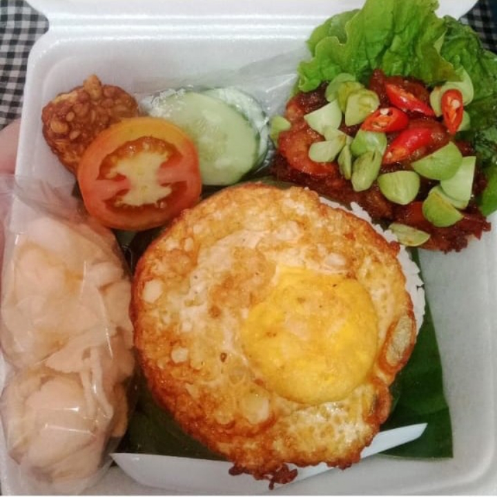 Nasi Putih Komplit Udang Plus Telur
