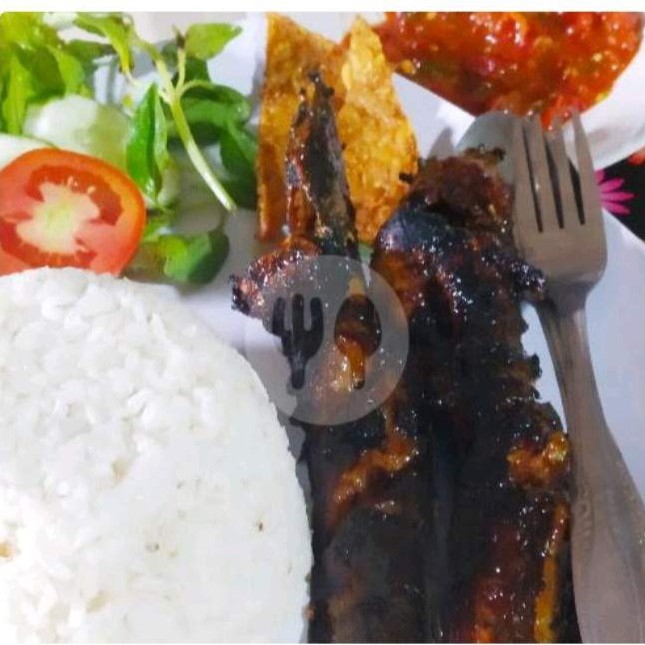 Nasi Putih Lele Bakar