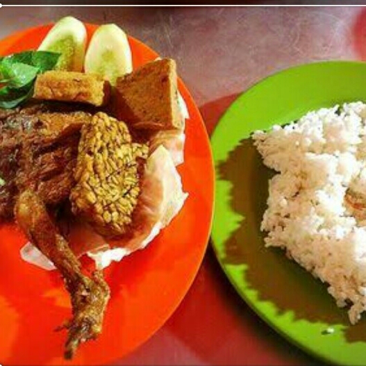 Nasi Putih Pecel Ayam