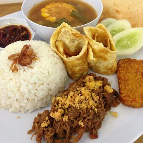 Nasi Putih Telur