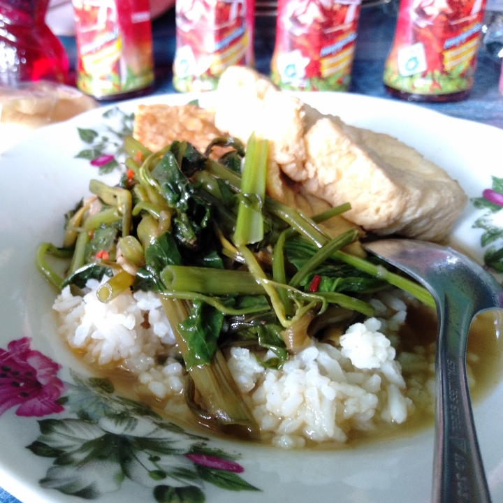 Nasi Sayur Kangkung Tahu Tempe