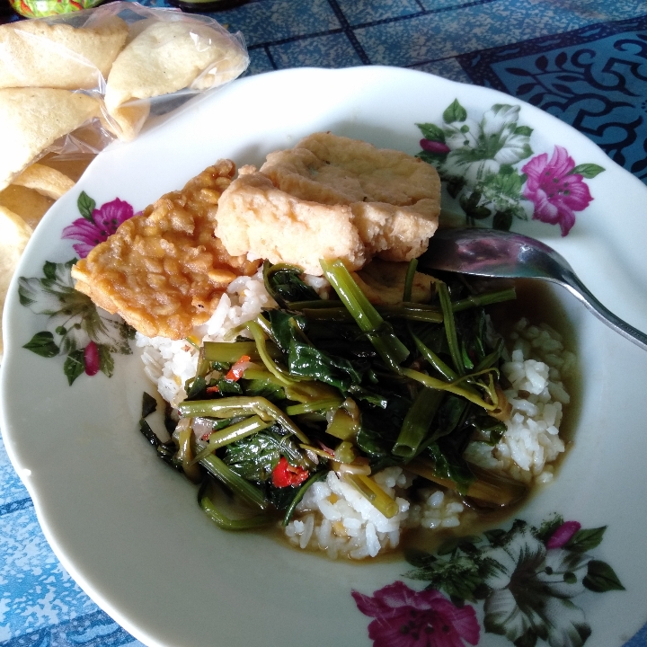 Nasi Sayur Kangkung Tahu Tempe 2