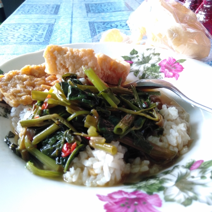 Nasi Sayur Kangkung Tahu Tempe 3