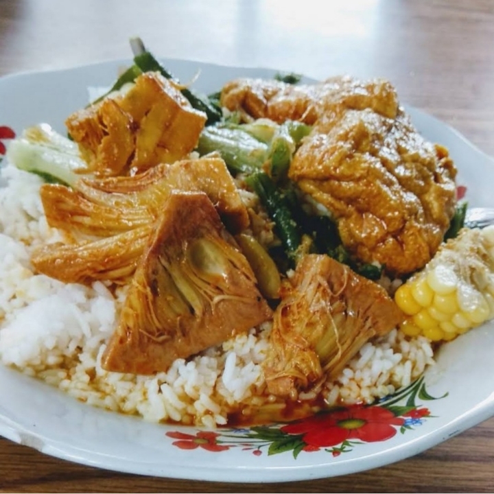 Nasi Sayur Nangka Tahu DLL