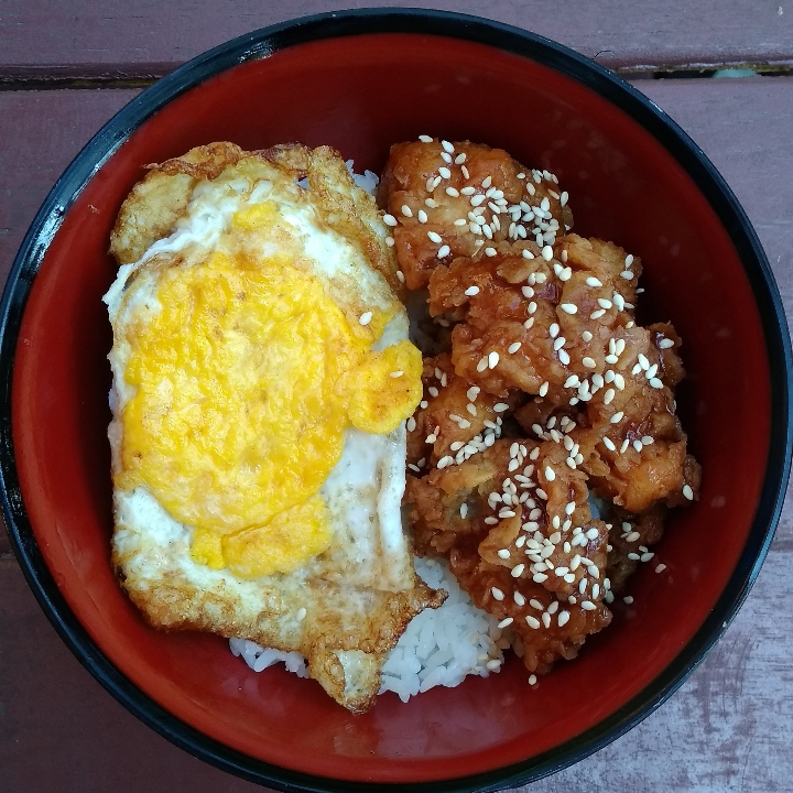 Nasi Telur Bola Ayam Saus Lada Hitam