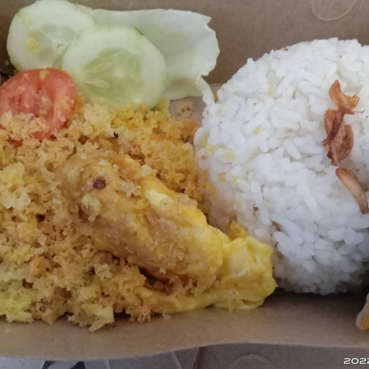 Nasi Telur Kremes
