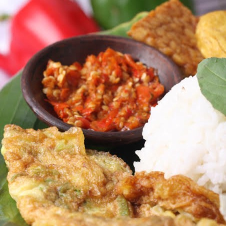 Nasi Tempe Penyet Dengan Telur