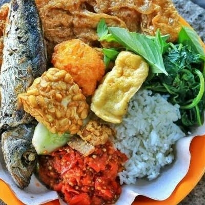 Nasi Tempong Bu Jaenah