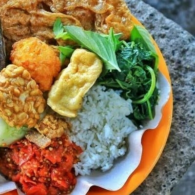 Nasi Tempong Bu Nining